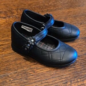 Rachel Shoes Size 8M Black Flower Strap Shoes